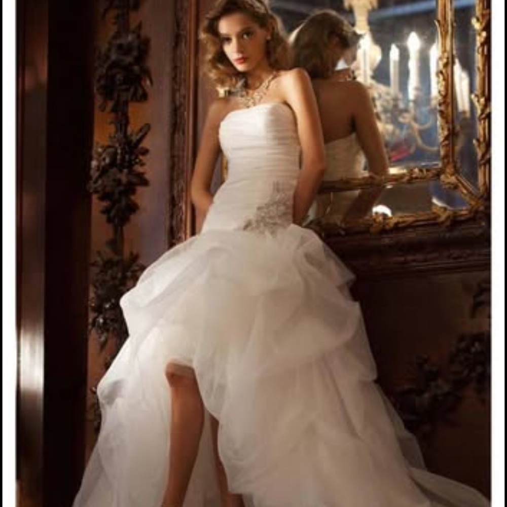 David's Bridal Elegant White Wedding Dress
